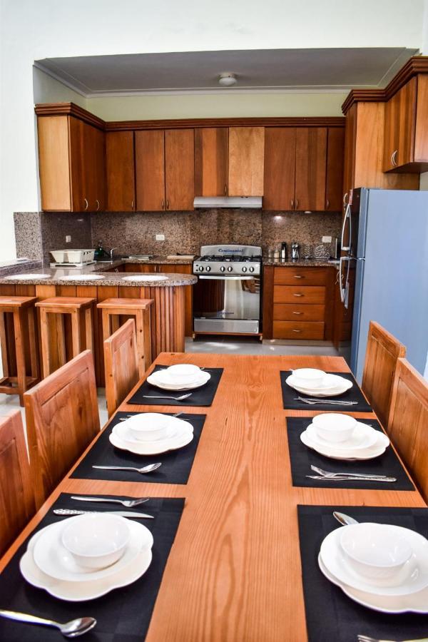 Hostal Palmas De Punta Cana F2 Bagian luar foto