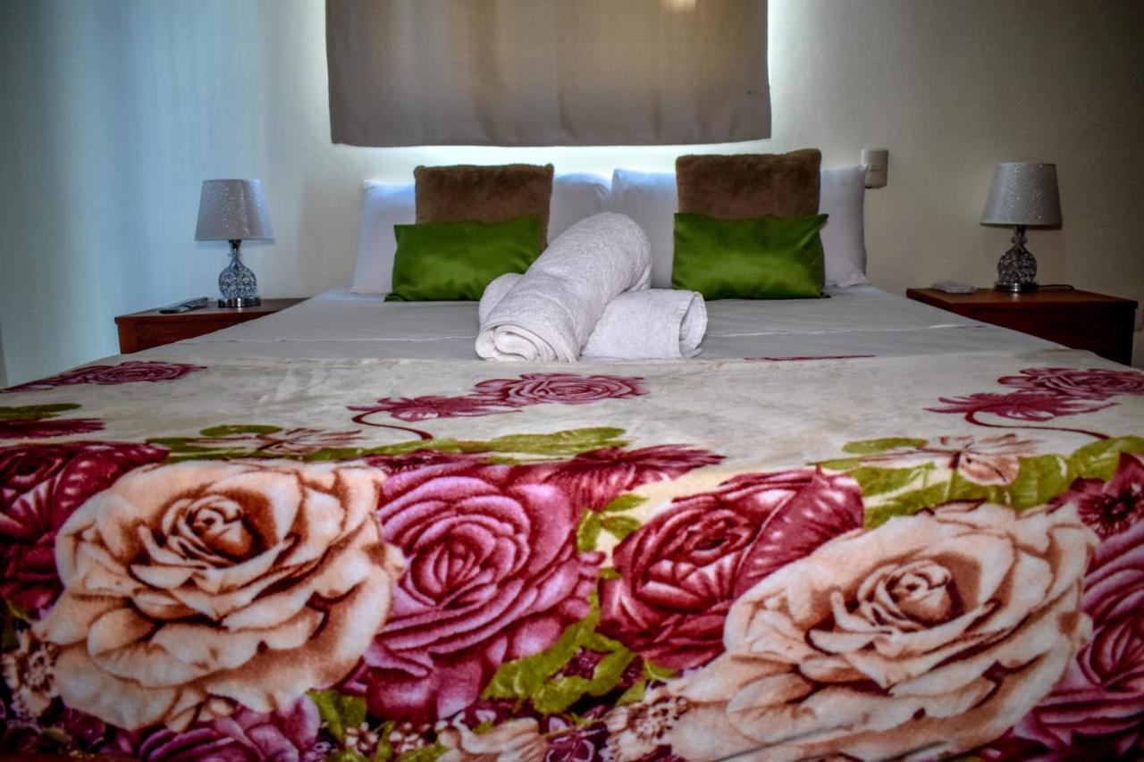 Hostal Palmas De Punta Cana F2 Bagian luar foto